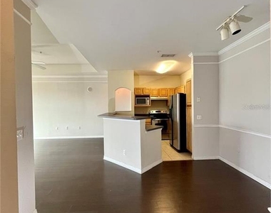 6412 Queens Borough Avenue - Photo Thumbnail 4