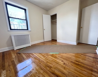 20-65 Shore Boulevard - Photo Thumbnail 10