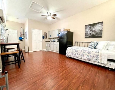 1245 Catalpa Ln - Photo Thumbnail 9