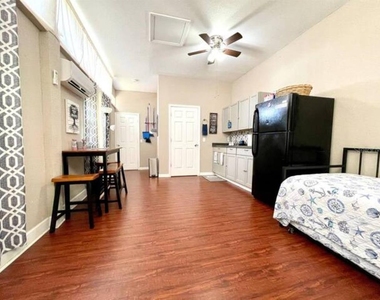 1245 Catalpa Ln - Photo Thumbnail 12