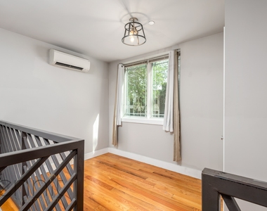 519 Herkimer Street - Photo Thumbnail 5