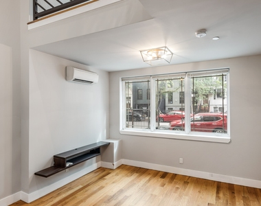 519 Herkimer Street - Photo Thumbnail 2