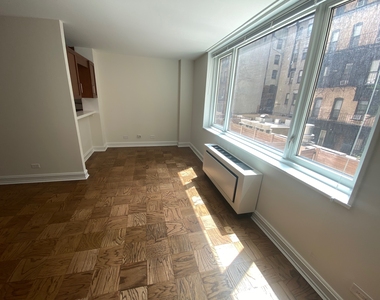 East 71st Street - Photo Thumbnail 11