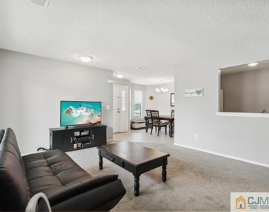 1601 Pebble Place - Photo Thumbnail 4