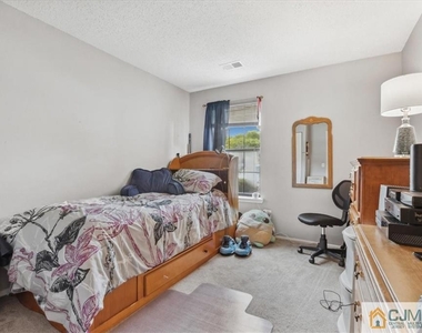 1601 Pebble Place - Photo Thumbnail 12