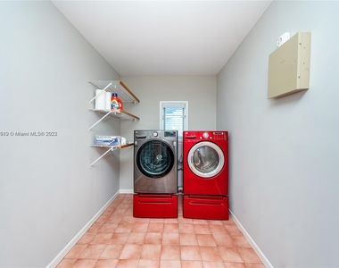 2379 Overbrook St - Photo Thumbnail 28