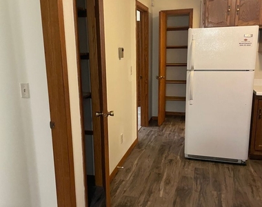 300-302 Mill St - Photo Thumbnail 1