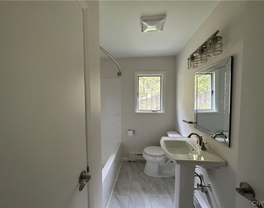 1426 Fincke Avenue - Photo Thumbnail 5