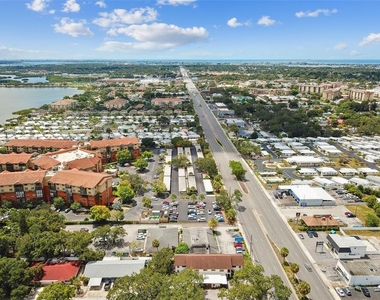 8423 Seminole Boulevard - Photo Thumbnail 10