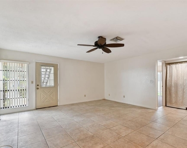 8423 Seminole Boulevard - Photo Thumbnail 21