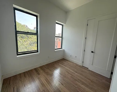 104 Graham Ave, Brooklyn, NY 11206 - Photo Thumbnail 10