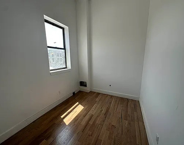 104 Graham Ave, Brooklyn, NY 11206 - Photo Thumbnail 15