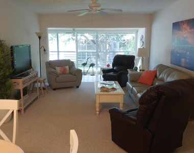 2 Westwood Avenue - Photo Thumbnail 11