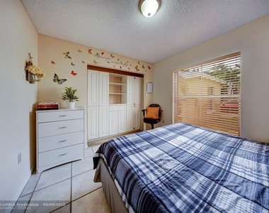 4425 Sw 72nd Way - Photo Thumbnail 24