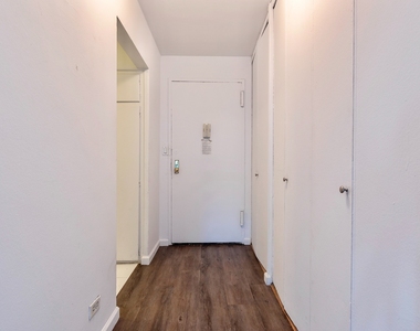 E 46th St - Photo Thumbnail 1