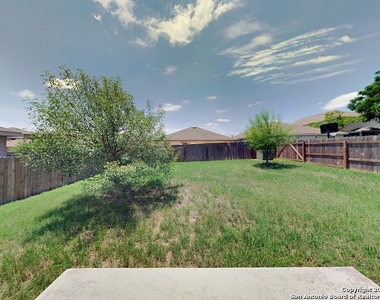 2203 Hornsby Bend - Photo Thumbnail 27