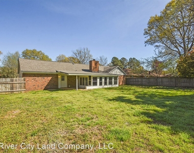 6951 Briarhill Drive - Photo Thumbnail 16