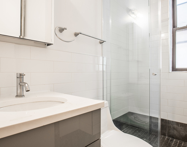 410 Eastern Parkway - Photo Thumbnail 6