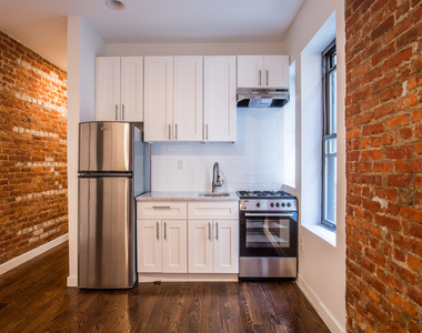 410 Eastern Parkway - Photo Thumbnail 2