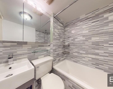 350 West 21st Street - Photo Thumbnail 3