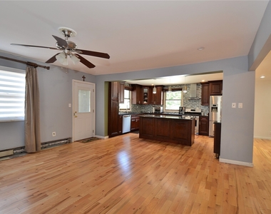 1358 Nelson Avenue - Photo Thumbnail 9