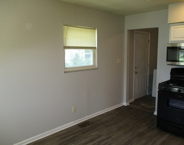 5322 E Burgess Avenue - Photo Thumbnail 5