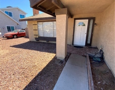 4805 Castle Rock Court - Photo Thumbnail 1