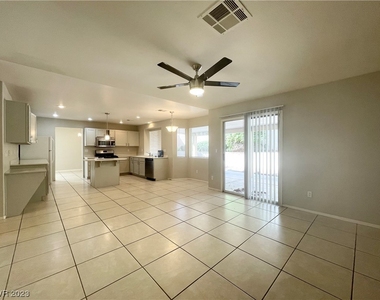 7813 Desert Bell Avenue - Photo Thumbnail 7