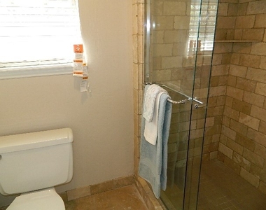 3836 Nw 65th Street - Photo Thumbnail 8