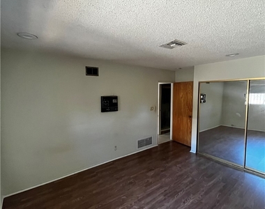 3360 E Sierra Madre Boulevard - Photo Thumbnail 14