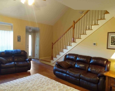 10066 Highgate Cir - Photo Thumbnail 6