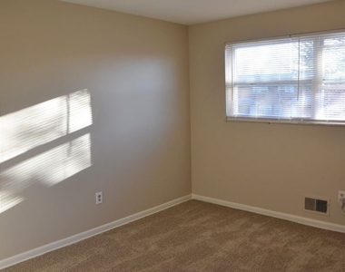 1171 Sanborn Place - Photo Thumbnail 10