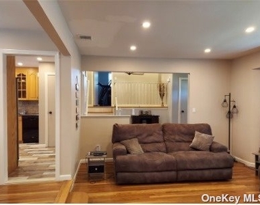 4647 Merrick Road - Photo Thumbnail 5