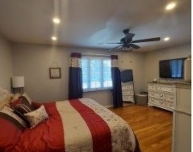 4647 Merrick Road - Photo Thumbnail 16