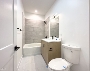 4731 N. Western, Unit A112 - Photo Thumbnail 19