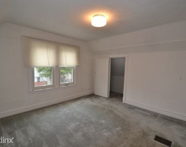 3239 N. Leavitt, Unit 5 - Photo Thumbnail 6