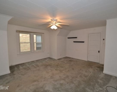 3239 N. Leavitt, Unit 8 - Photo Thumbnail 4