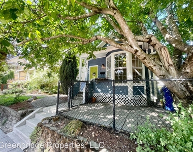 3925 N Albina Ave - Photo Thumbnail 0