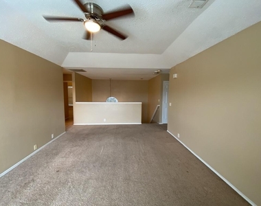 2805 Crater Lake Lane - Photo Thumbnail 32