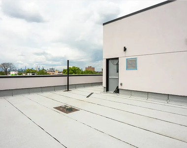 491 Evergreen Avenue - Photo Thumbnail 7