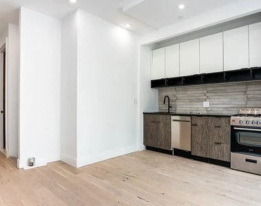 491 Evergreen Avenue - Photo Thumbnail 1
