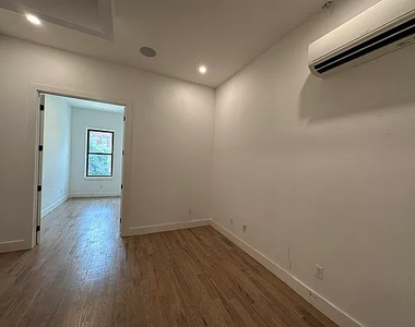 104 Graham Ave - Photo Thumbnail 7