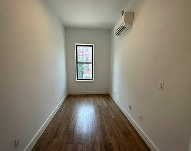 104 Graham Ave - Photo Thumbnail 11