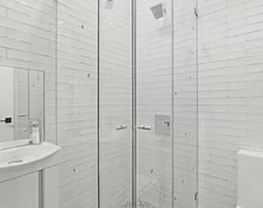 104 Graham Ave - Photo Thumbnail 6