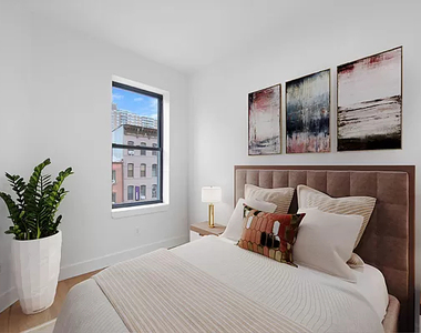 104 Graham Ave - Photo Thumbnail 4