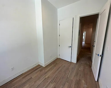 104 Graham Ave - Photo Thumbnail 9