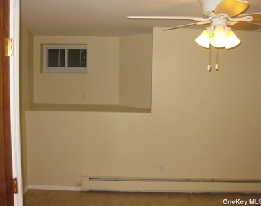 66 E Valley Stream Boulevard - Photo Thumbnail 12