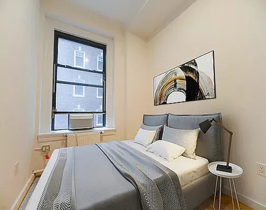 135 William Street - Photo Thumbnail 2