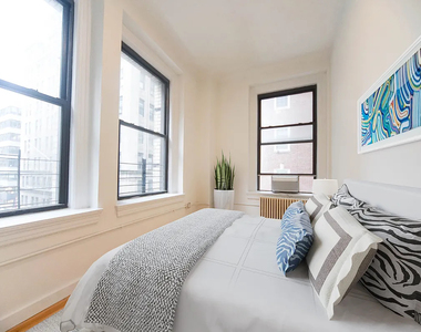 135 William Street - Photo Thumbnail 3