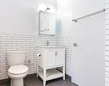 135 William Street - Photo Thumbnail 5